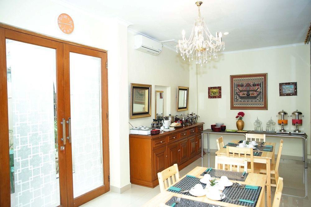 Arimbi Pejaten Suites Jakarta Exteriér fotografie